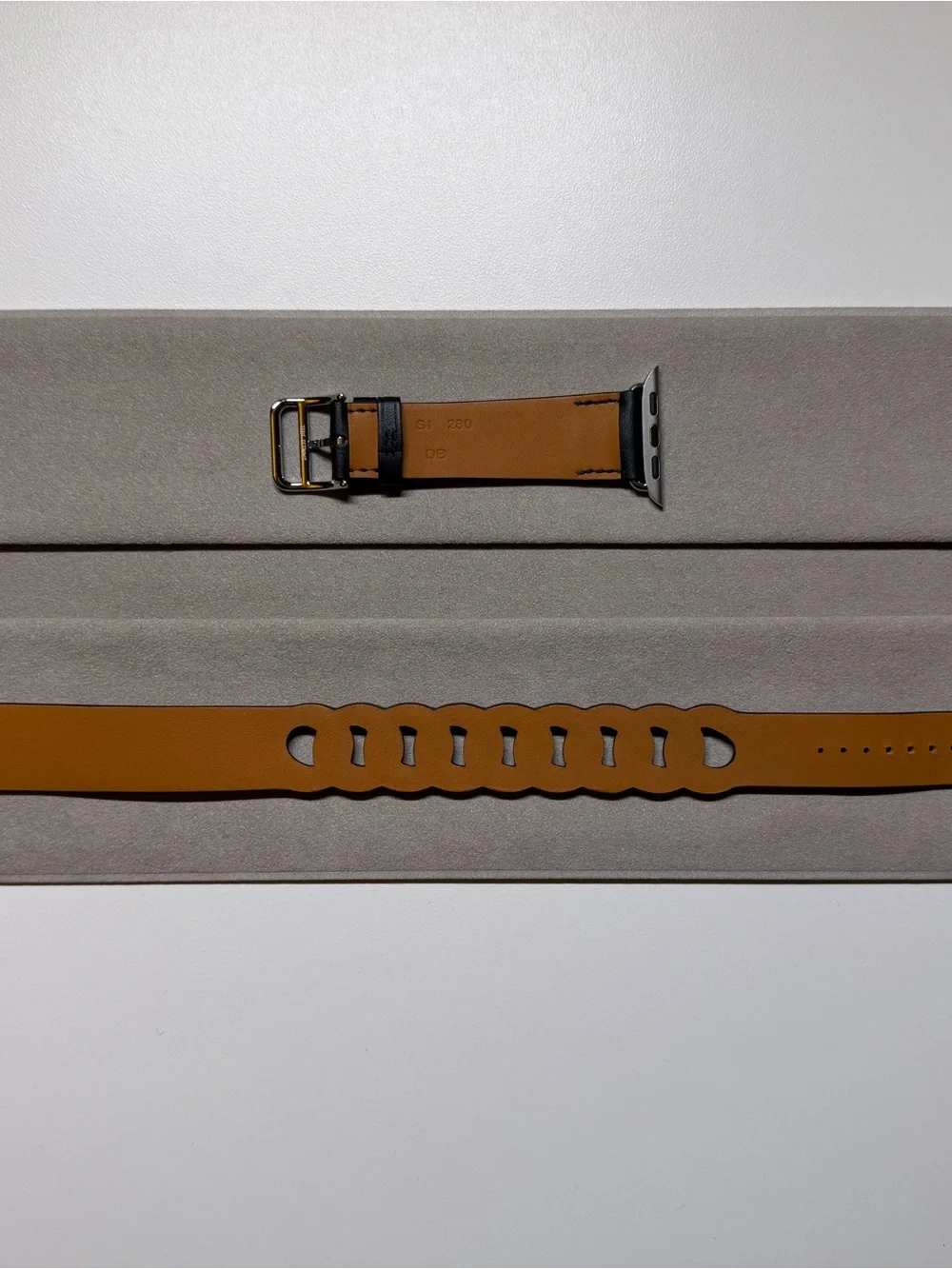 Apple Watch Hermès 41mm Noir Gourmette Double Tour (MPKE3AM/A)